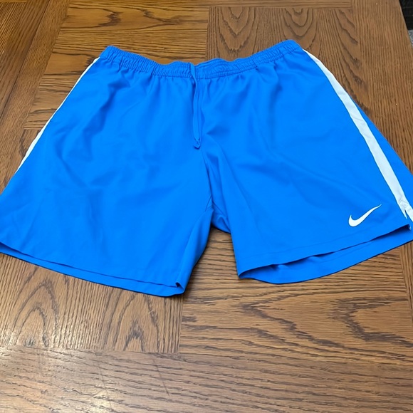 Men’s Nike shorts - Picture 1 of 5